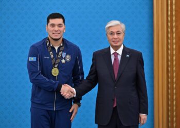 Тоқаев бокстан әлем чемпионатының жеңімпаздарын марапаттады