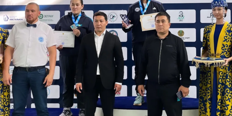 Кикбоксингтен Қазақстан чемпионатындағы үздіктер – біздің спортшылар