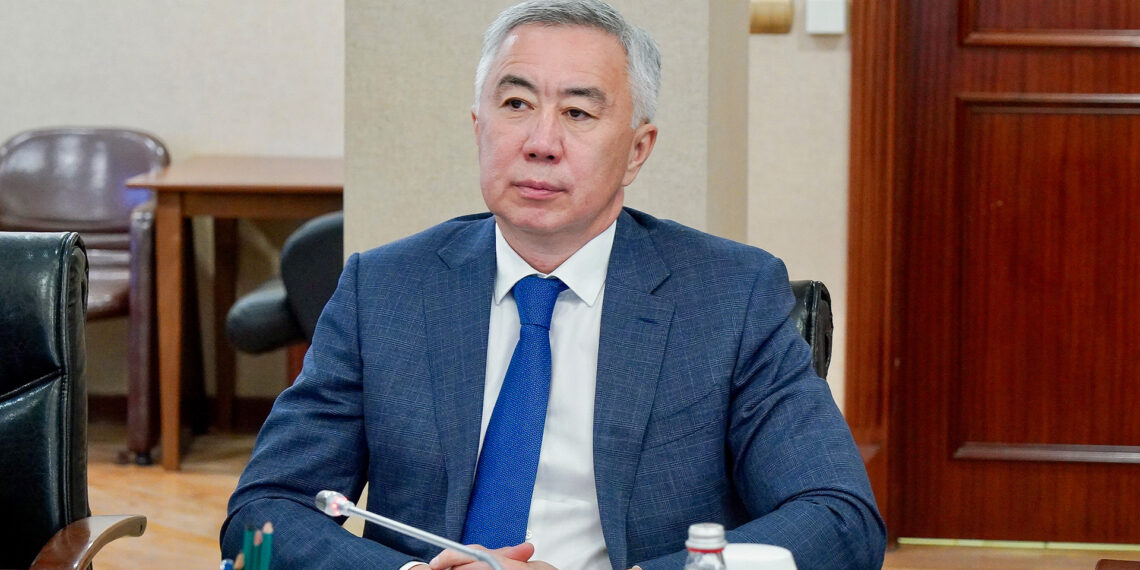 Серік Жұманғарин Қаржы министрлігінің цифрлық жобаларымен танысты.