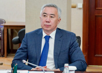 Серік Жұманғарин Қаржы министрлігінің цифрлық жобаларымен танысты.