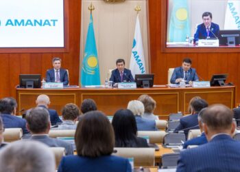 Олжас Бектенов AMANAT партиясы фракциясының кеңейтілген жиынына қатысты