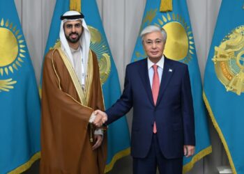 Мемлекет басшысы Абу Даби Денсаулық сақтау департаментінің төрағасымен кездесу өткізді