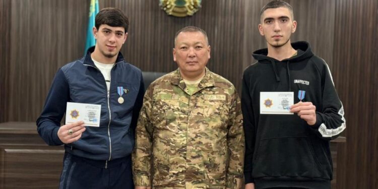 Таразда өрт кезінде ерлік көрсеткен батырлар марапатталды