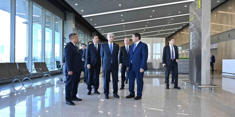 Мемлекет басшысы «Қорқыт ата» әуежайының жаңадан салынған терминалын аралад