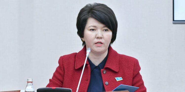 Жұлдыз Сүлейменованың депутаттық өкілеттігін тоқтатты