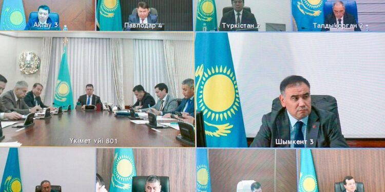 Қанат Бозымбаев өңірлердің қысқы маусымға дайындығын тексерді