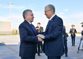 Тоқаев мемлекеттік сапармен Өзбекстанға барды