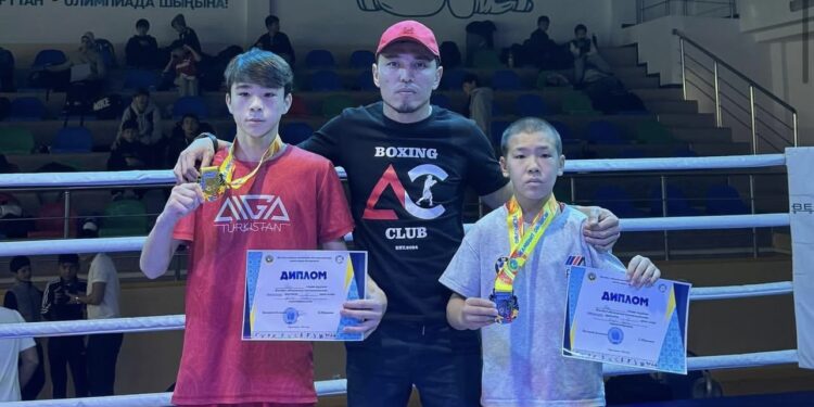 Жамбыл облысының жасөспірімдері бокстан кіші чемпионатта топ жарды