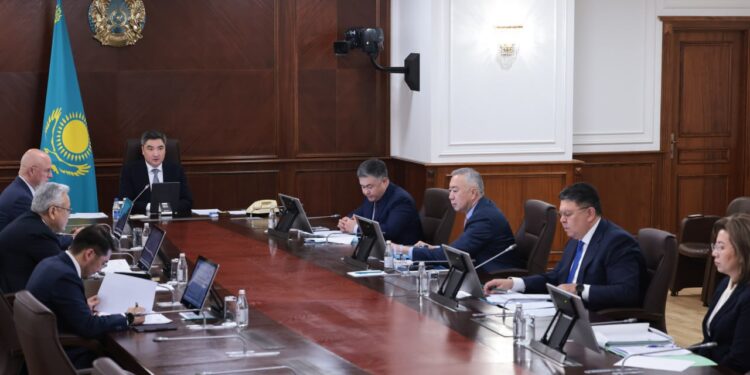 Премьер-министр Әкімшілік кедергілерді азайту корпоративтік кредиттеуді арттыруға жол ашады