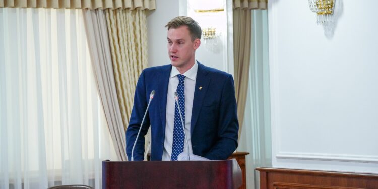 Жүзу мектеп бағдарламасына енгізіледі: пилоттық жоба 2026 жылы Астана мен Алматыда басталады