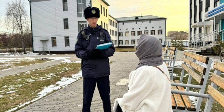 Қоғамдық орындарда ниқаб кигені үшін жаза қолданылады