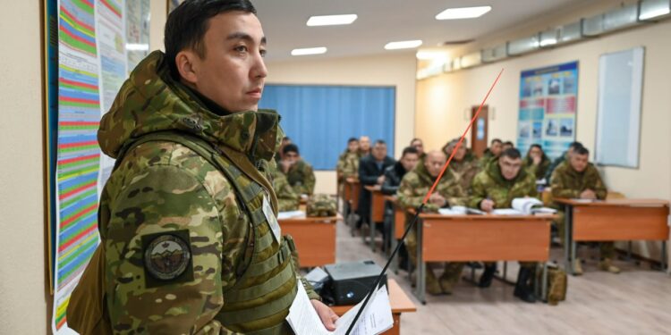 Таразда резервтегі әскери қызметке үміткер қабылдау басталды