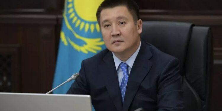 Павлодар облысы әкімінің әпкесі сотқа тартылды шенеунік пікір білдірді