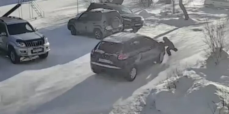 Риддерде жүргізуші балаға соққы жасап қашып кетті