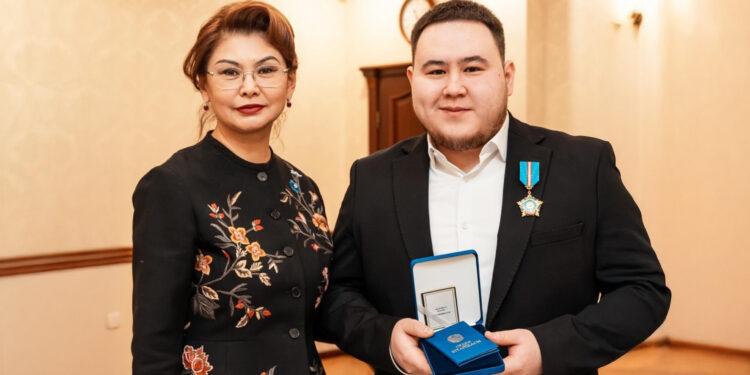 «Грэмми» жүлдесінің иегері Иманбек Зейкенов «Құрмет» орденін еншіледі