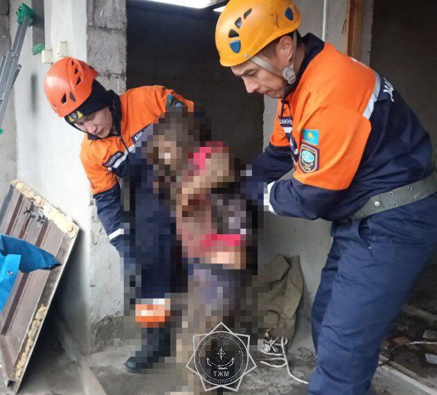 Байзақта 11 жасар қыз даладағы әжетханаға түсіп кеткен