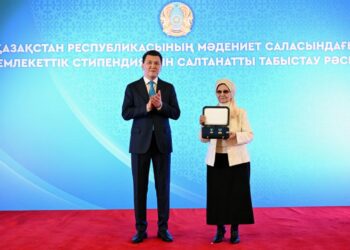 Бауыржан Момышұлының туыстарына Алтын жұлдыз бен «Отан» ордені тапсырылды