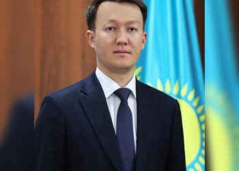 Жамбылдық мемлекеттік қызметші Сенат жанындағы Талдау мектебіне жолдама алды