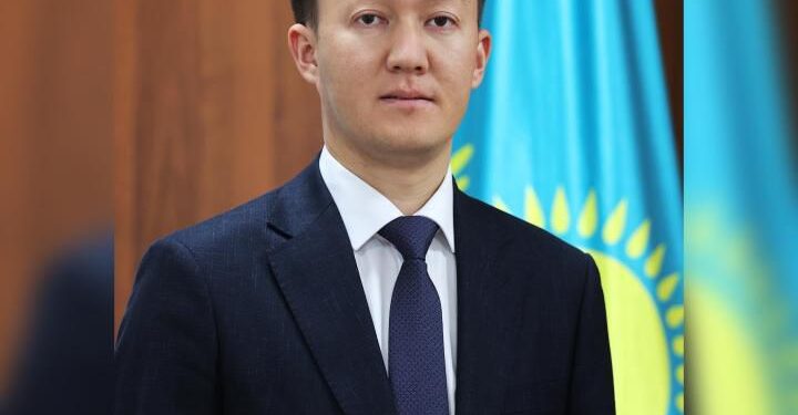 Жамбылдық мемлекеттік қызметші Сенат жанындағы Талдау мектебіне жолдама алды