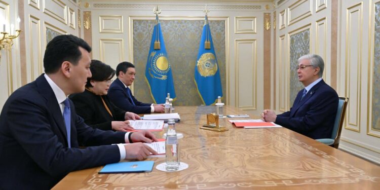 Тоқаев Әзімова, Қарин мен Жиенбаевты қабылдады