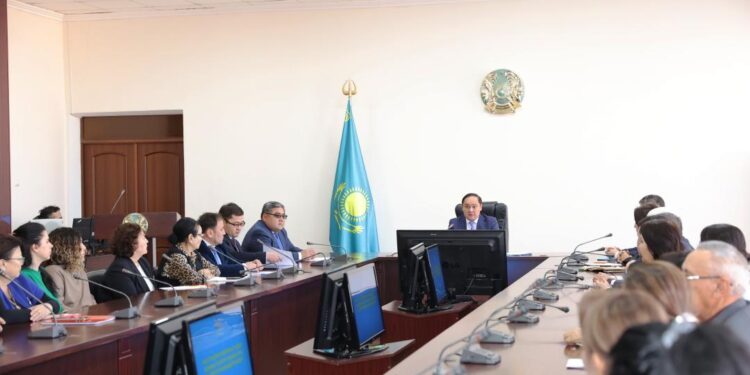 Облыс әкімі Дулати университетінің ұжымымен жаңа Ата Заң жобасын талқылады