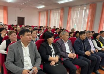 Жамбылдық ұстаздармен референдумның маңызы талқыланды