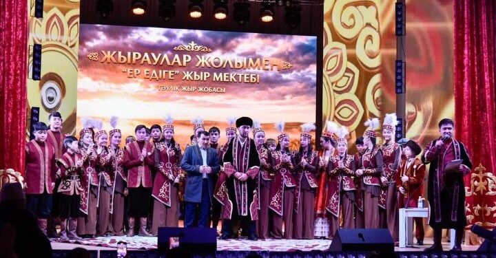 Ақтөбеде 36 жыршы жырды үздіксіз орындап, әлемдік рекордтар тізіміне енді