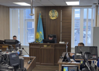 Блогер Жанабыловтар отбасының ісі бойынша сот тыңдауы басталды