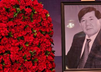 Алматыда Мұхтар Шахановты ақтық сапарға шығарып салды