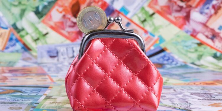 Еңбек министрлігі зейнетақы жинағын алу шегін жақын арада көтеруді жоспарлап отыр
