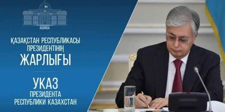 Мемлекет басшысы соғыс ардагері Кенжебай Мәденовке «Халық қаһарманы» атағын берді