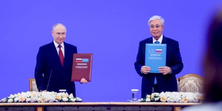 Тоқаев пен Путин келіссөзі: тату көршіліктің жеті негізі жөнінде, АЭС-ке қатысты құжаттарға қол қойылды