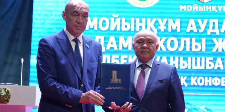 Мойынқұмда ауданның 60 жылдығы мен Жазылбек Қуанышбаевтың 130 жылдығына арналған тарихи-танымдық конференция өтті