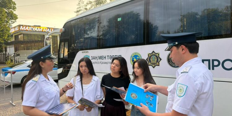 Жамбыл облысында тұрғындарға құқықтық кеңес берілді