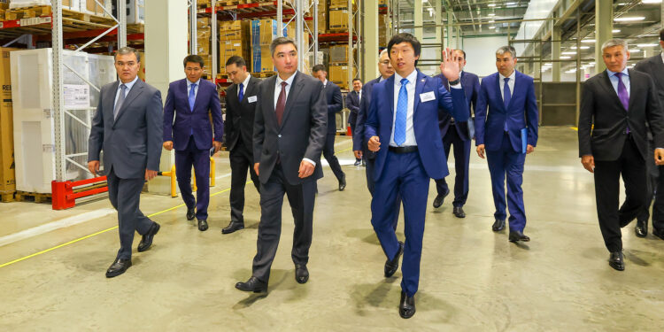 Премьер-министр Астанадағы ірі өндірістік жобаларды аралады