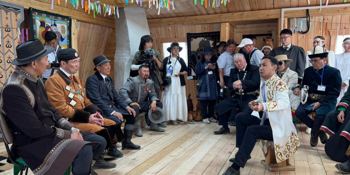 Жамбылдық өнерпаз Саха төрінде қазақ өнерін дәріптеді