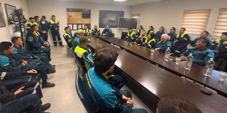 Мойынқұм аудандық сотының төрағасы кәсіпорын қызметкерлерімен кездесті