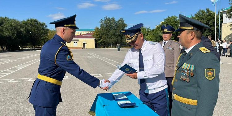 Медициналық қызмет офицерлері Әуе қорғанысы күштерінің әскери институтын бітірді
