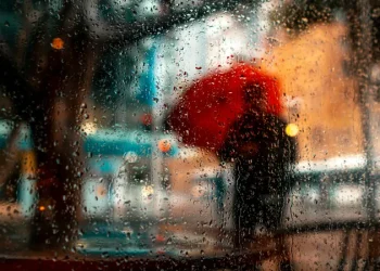 Қазақстанда қай өңірлерде қар жауып, үсік түседі: 6 қазанға арналған ауа райы болжамы